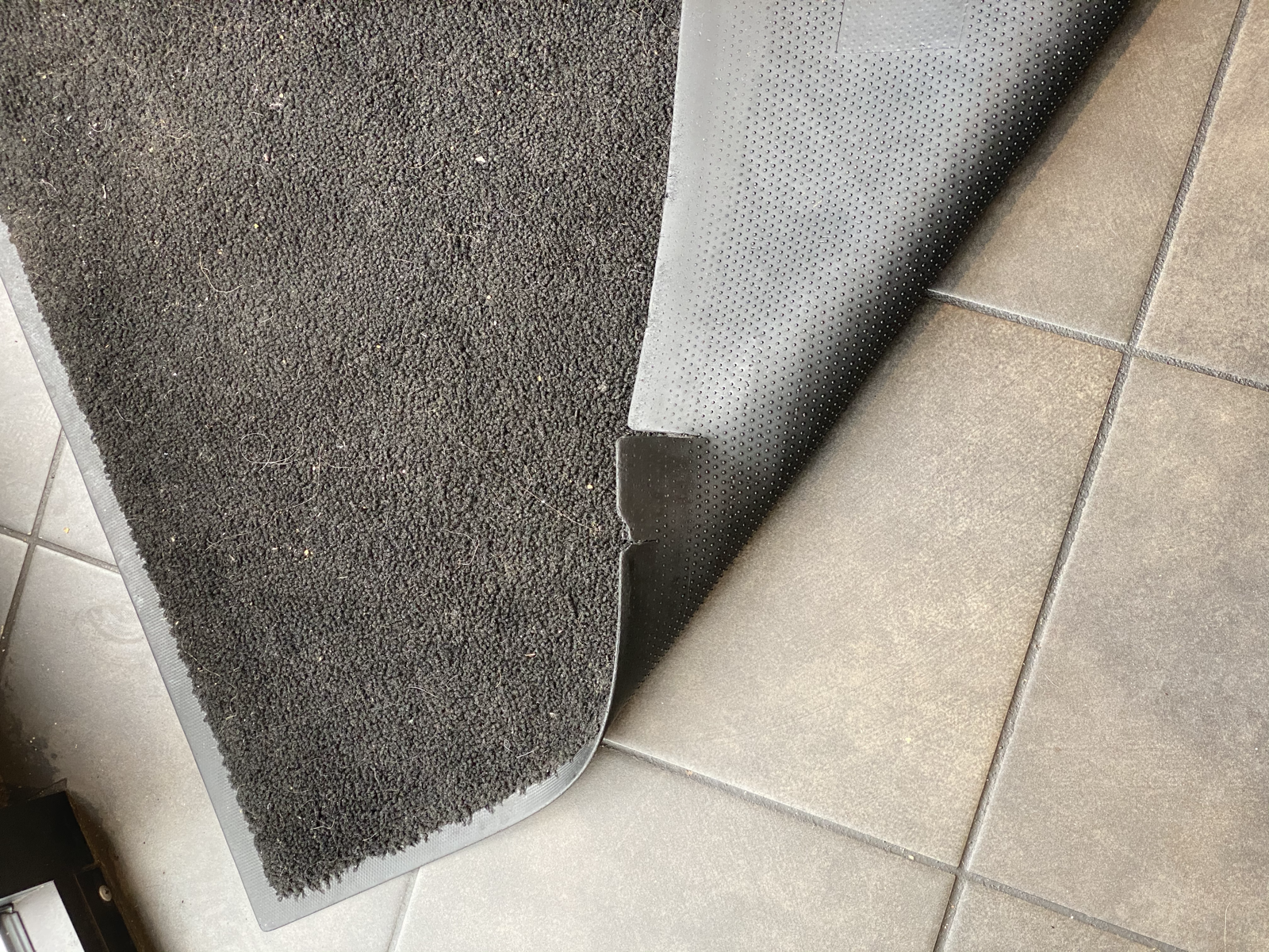 Mat with border damage